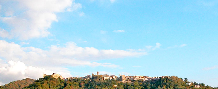 Un suggestivo panorama della Lunigiana
